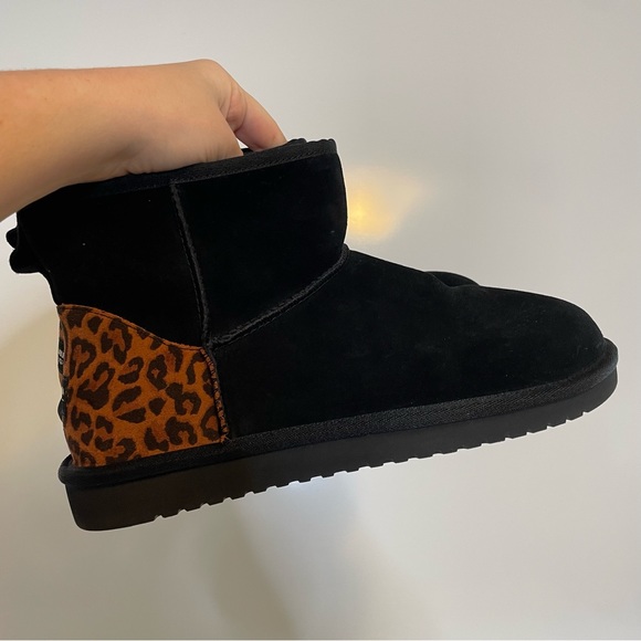 NWOT Koolaburra UGG Mini II Leopard print black suede fur ankle booties 10 - Picture 15 of 15
